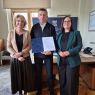na zdjęciu p. prorektor UAM prof. J. Wójcik, p. prodziekan WMiI prof. E. Jusakowiak oraz p. dyrektor LO M. Grefling 