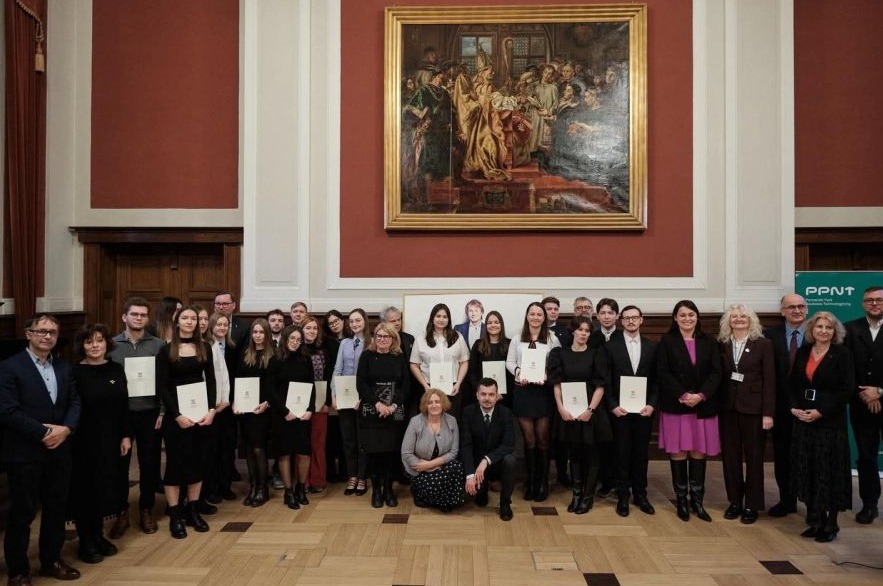 wręczenie dyplomów w konkursie o Stypendium im. dr J. Kulczyka