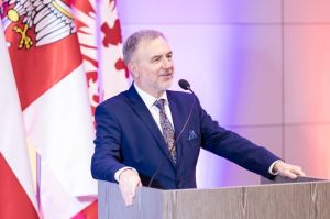 na zdjęciu Marszałek Województwa Wielkopolskiego