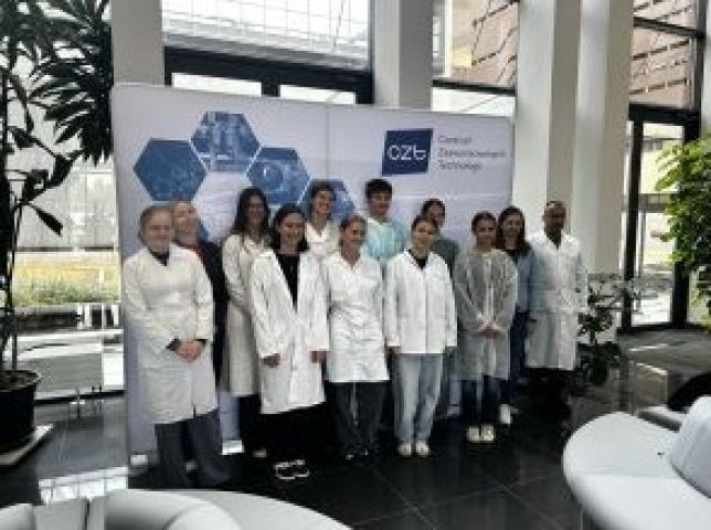 wspólne zdjęcie laureatów konkursu
