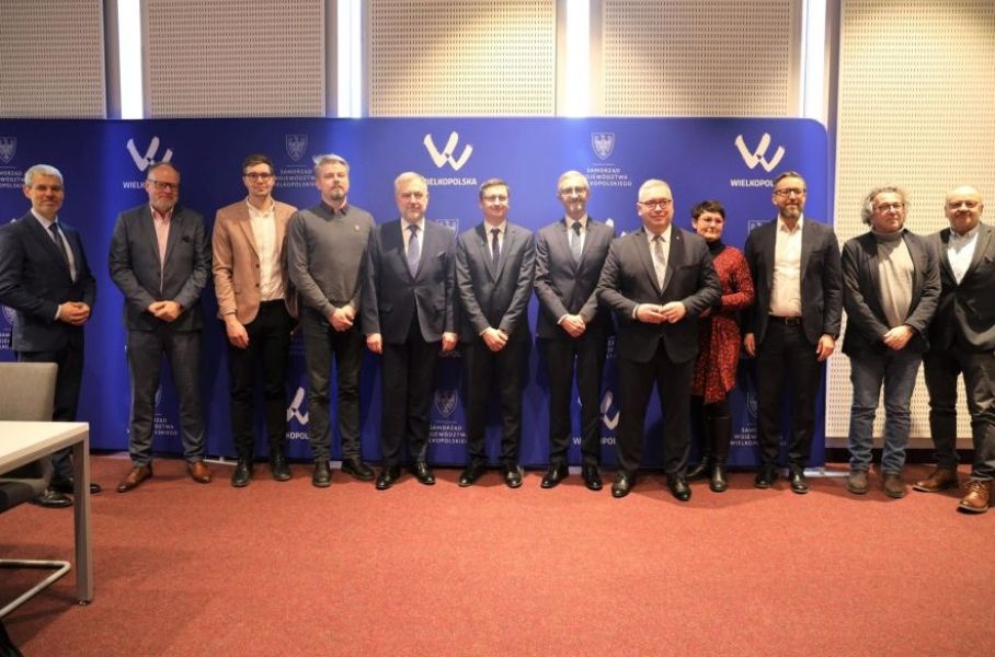 Pan Dziekan WMI prof. K. Dyczkowski podczas spotkania inauguracyjnego w UMWW