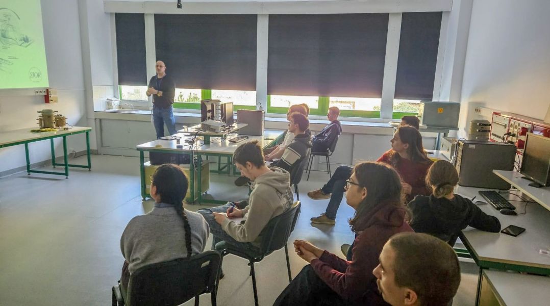 Wizyta edukacyjna na WFiA