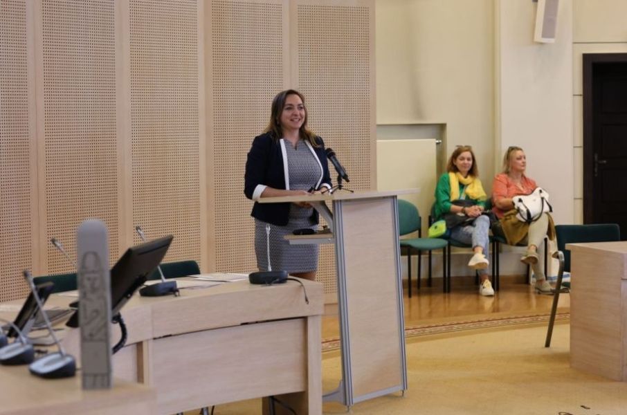 przedstawicielka UAM w trakcie wystąpienia na konferencji