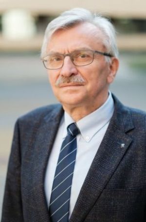 na zdjęciu prof. B. Marciniak