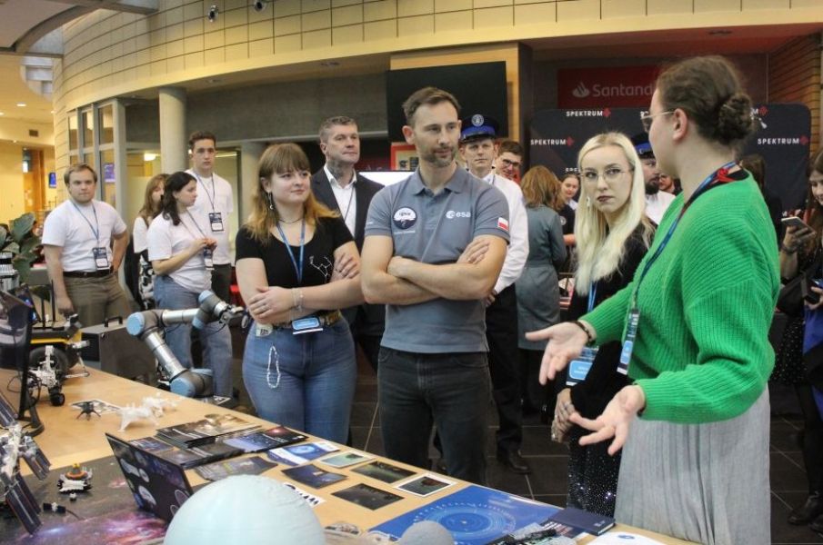 spotkanie z drugim polskim astronautą dr Sławoszem Uznańskim-Wiśniewskim