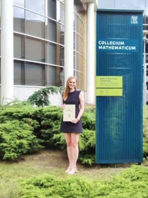 na zdjęciu studentka WMiI p. Agnieszka Dudzińska-Kupka. 