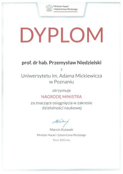 zdjęcie dyplomu dla prof. P. Niedzielskiego