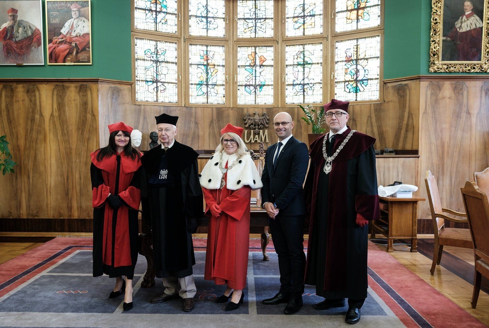 wspólne zdjęcie w gabinecie prof. lehn , prorektor R. Witkowski, prof. Patroniak i prof. Stefankiewicz