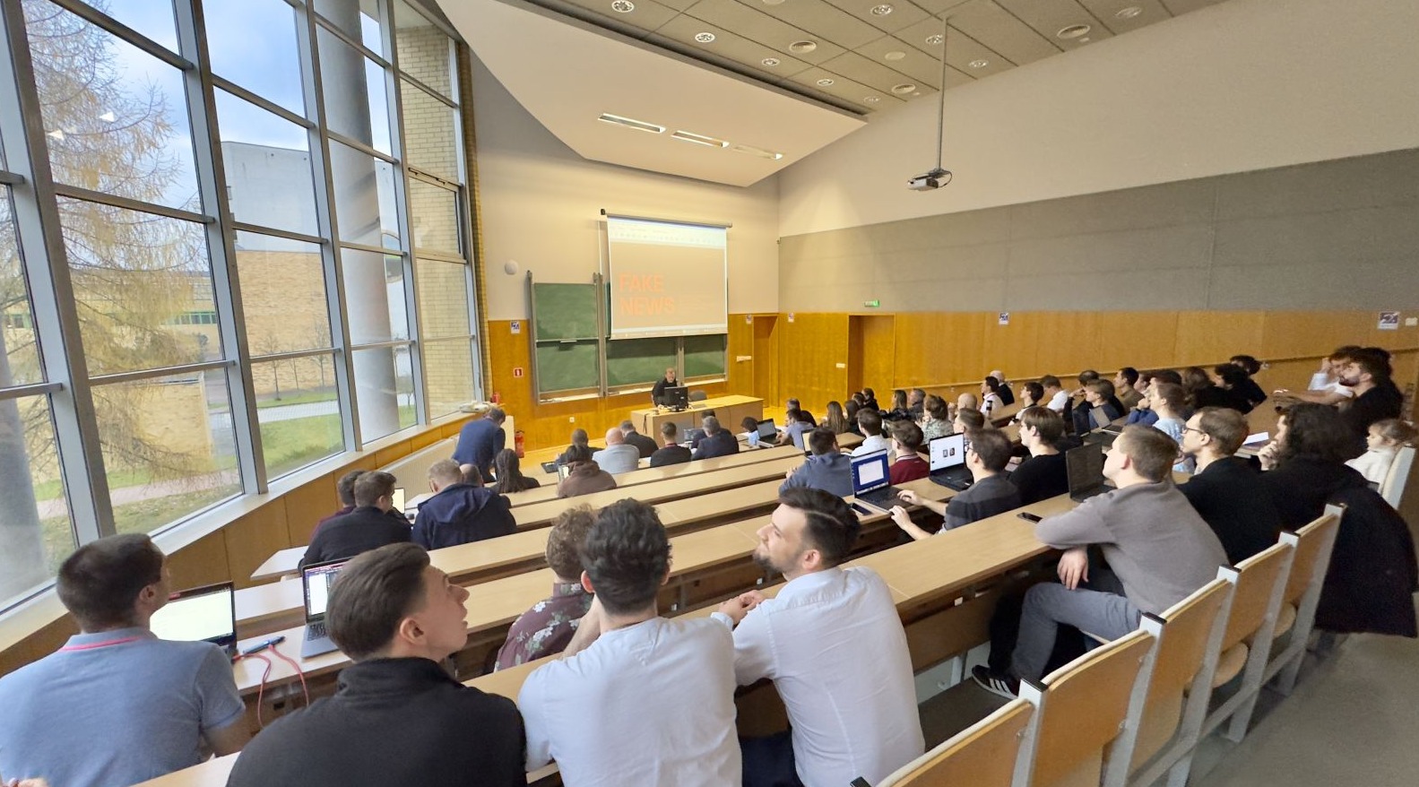 Prezentacje koncepcji studenckich projektów badawczo-rozwojowych