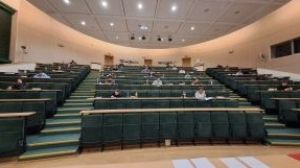 na zdjęciu sala wykładowa