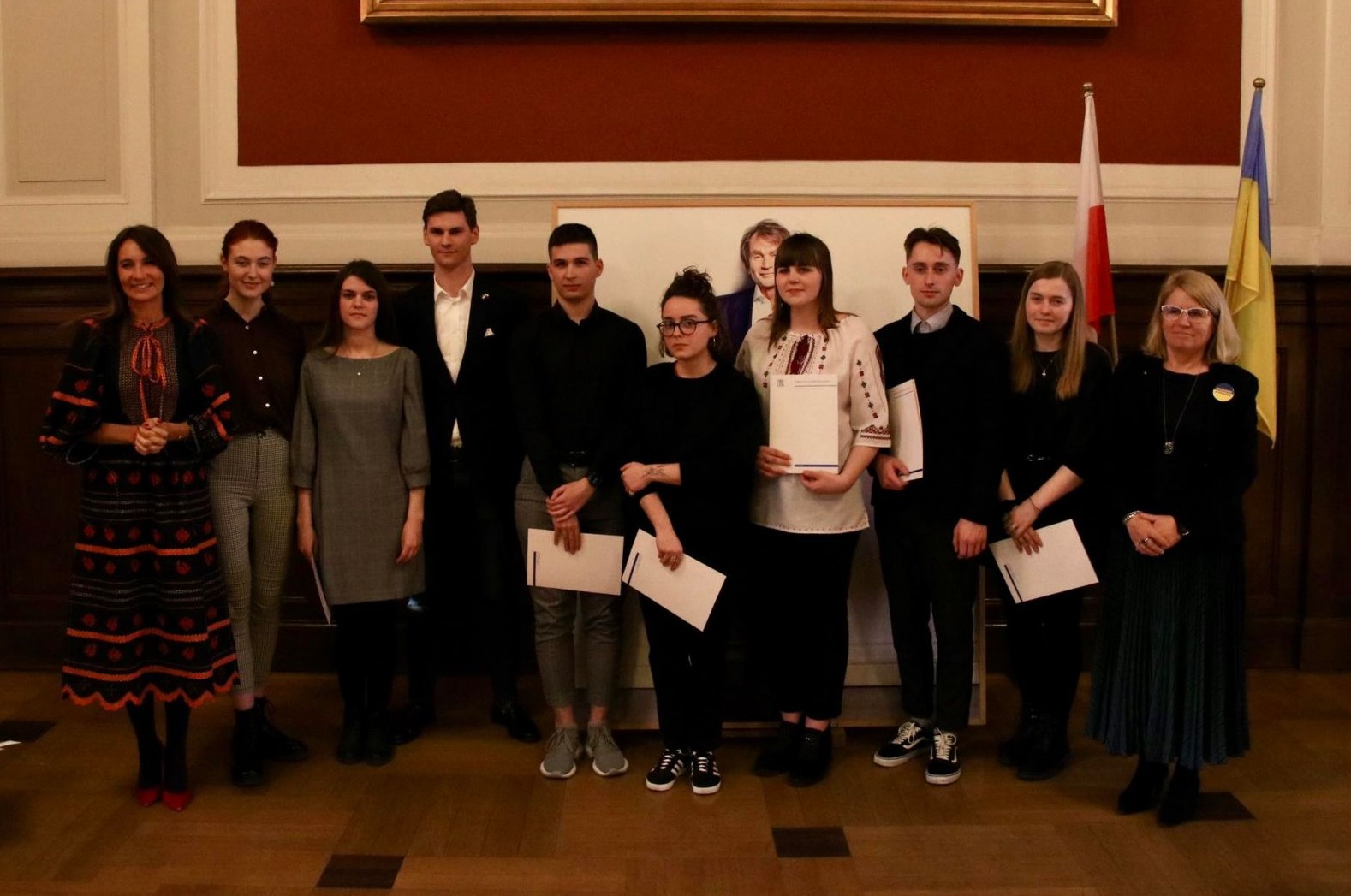 grupa laureatów z Ukrainy z P. Prezes Kulczyk i JMR prof. B. Kaniewską 