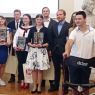 p. Aleksandra Komasa na wspólnym zdjęciu z innymi laureatami nagrody