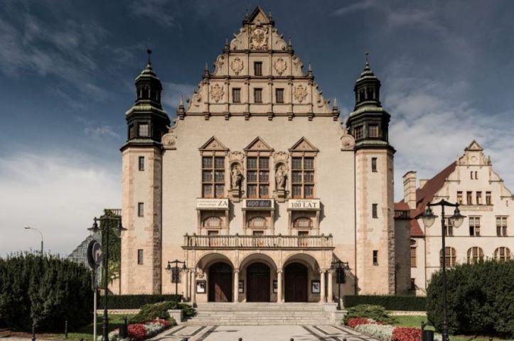 na zdjęciu budynek Collegium Minus