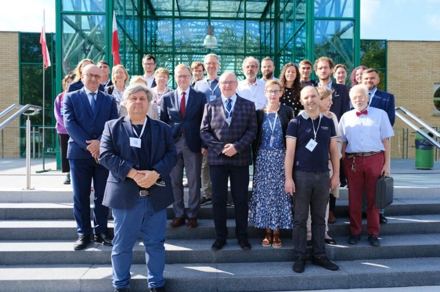 wspólne zdjęcie uczestników konferencji